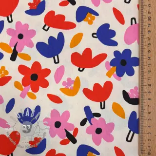 Tessuto di cotone Flowers natural/blue by JENNIFER BOURON ORGANIC