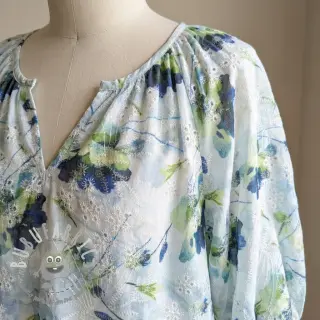 Tessuto in cotone con una miscela EMBROIDERY Rose green