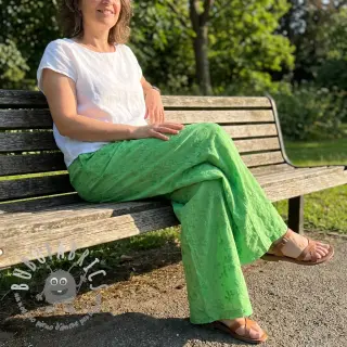Tessuto di cotone EMBROIDERY Catchy leaves green