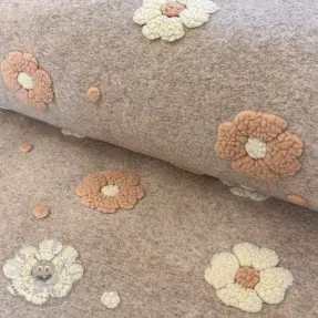 Tessuto per cappotti LUXE with 3D Flowers sand